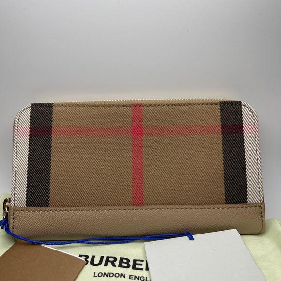 Burberry Check Large Zip Around Wallet - MSRP $630 - NWT - Picture 2 of 9